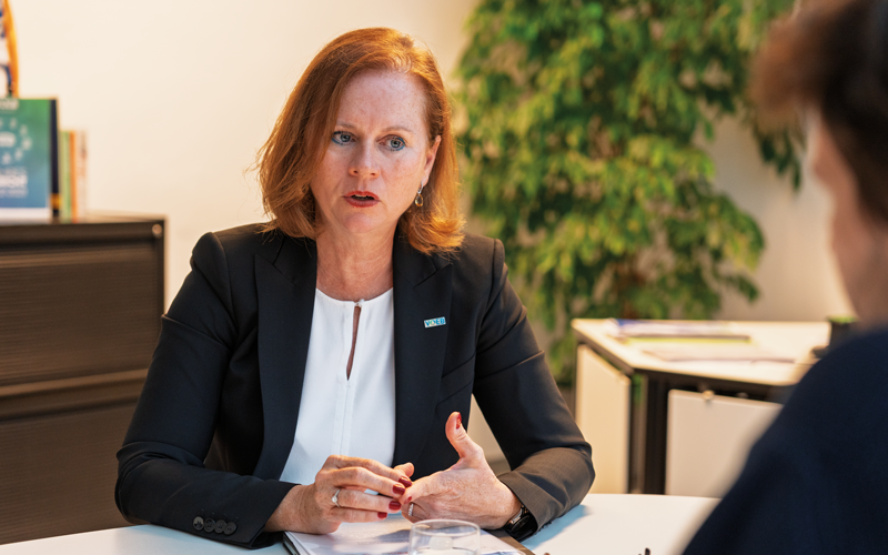 VOEB Präsidentin Gabriele Jüly im Interview.