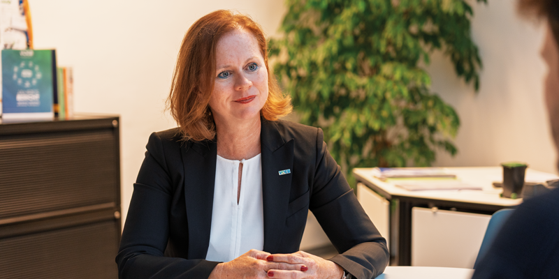 VOEB Präsidentin Gabriele Jüly im Interview.