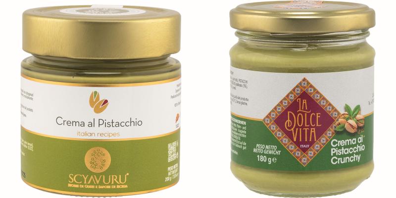 ChatGPT:  Zwei Gläser Pistaziencreme nebeneinander. Links: Rundes Glas mit goldfarbenem Deckel, hellgrüne Creme. Weißes Etikett mit farbigem Pistaziensymbol und Text „Crema al Pistacchio – Italian recipes“ sowie Marke „Scyavuru“. Rechts: Ähnliches Glas mit goldfarbenem Deckel, hellgrüne Creme. Etikett in Weiß und Dunkelrot, mittig ein rautenförmiges Logo „La Dolce Vita“, daneben Pistazienabbildung und Text „Crema di Pistacchio Crunchy“.