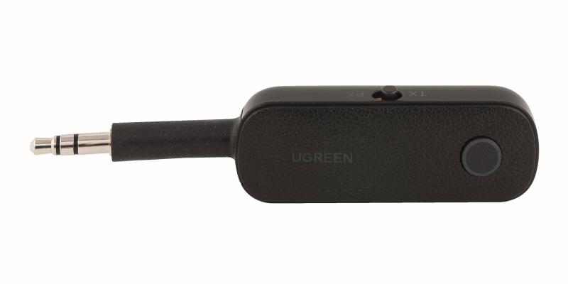 schwarzer länglicher Bluetooth-Adapter mit Mini-Klinken-Stecker