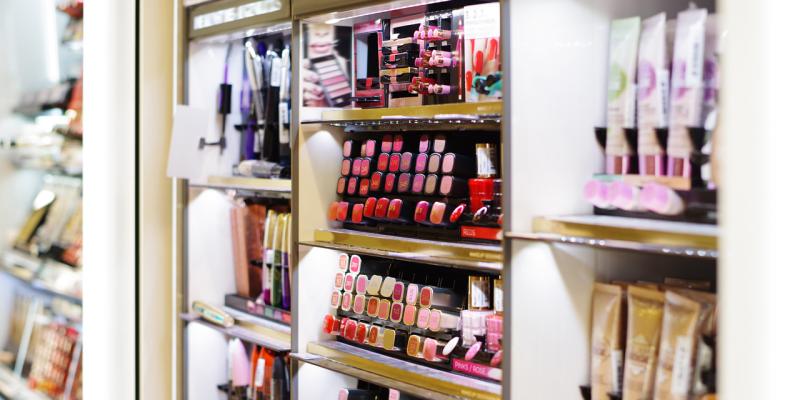 Kosmetika Geschäft Regal