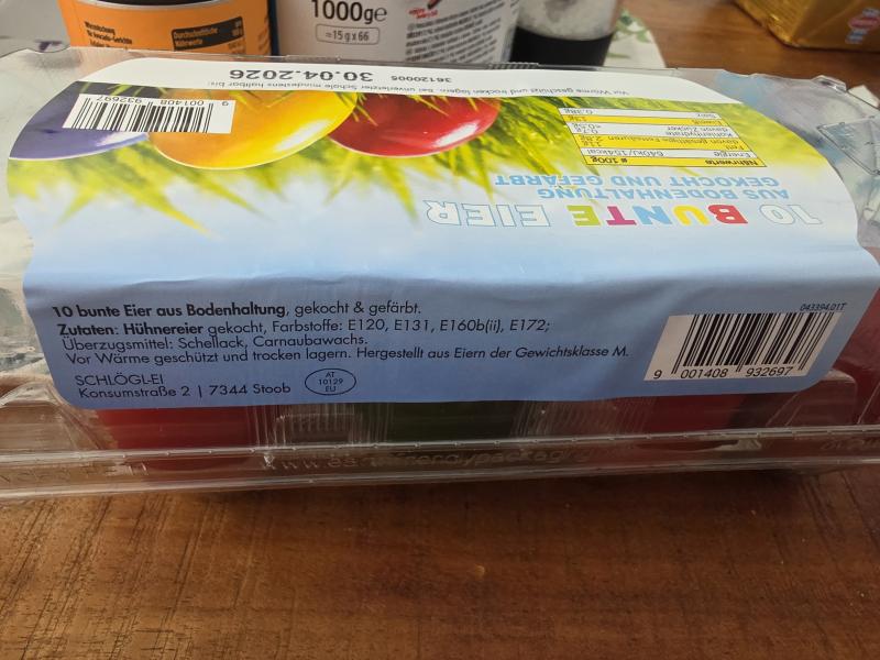 Auf der Verpackung der Schlögl Eier gibt es einen Code, der mit AT beginnt. 